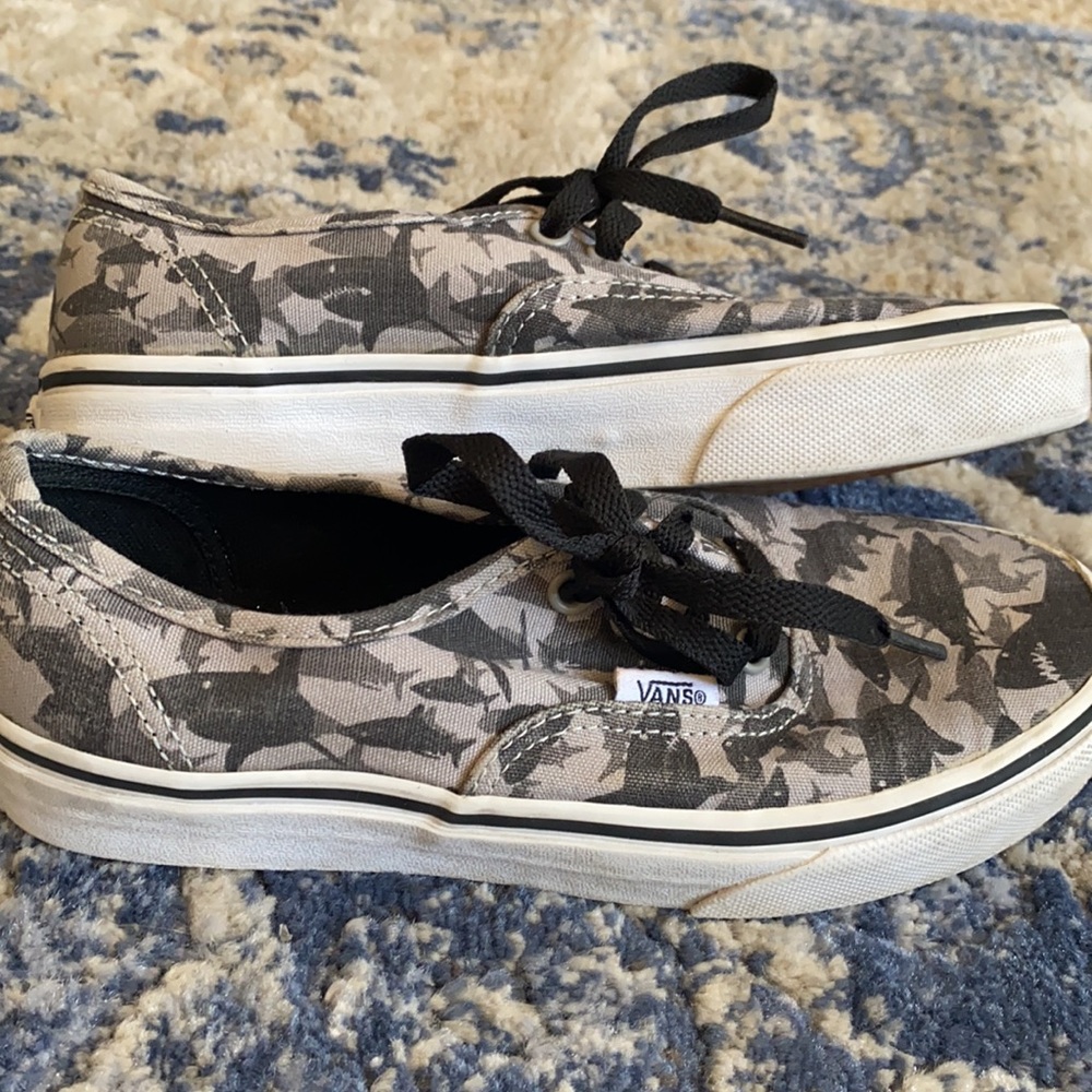Vans shark pattern - Picture 3 of 4